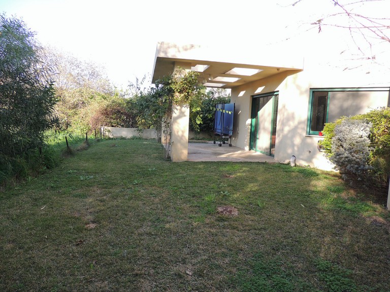 e5a044_37ff7264cb5f4e5e841260f9bc9a9f9f