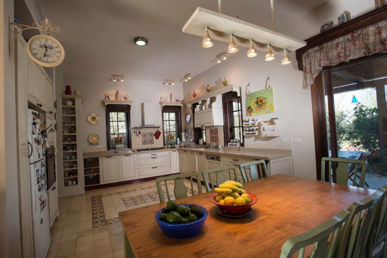 e5a044_4f22b01eedaf4a6d80fc6437403b3f01