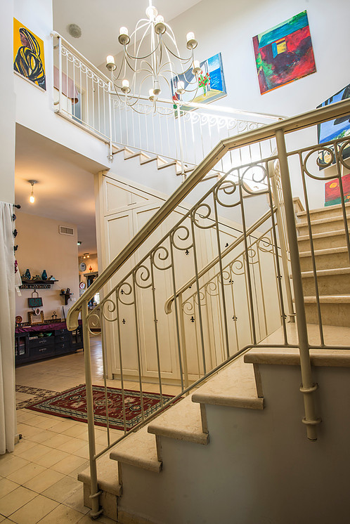 e5a044_a10dcf9de4464ac1abb71df45f25b7f8