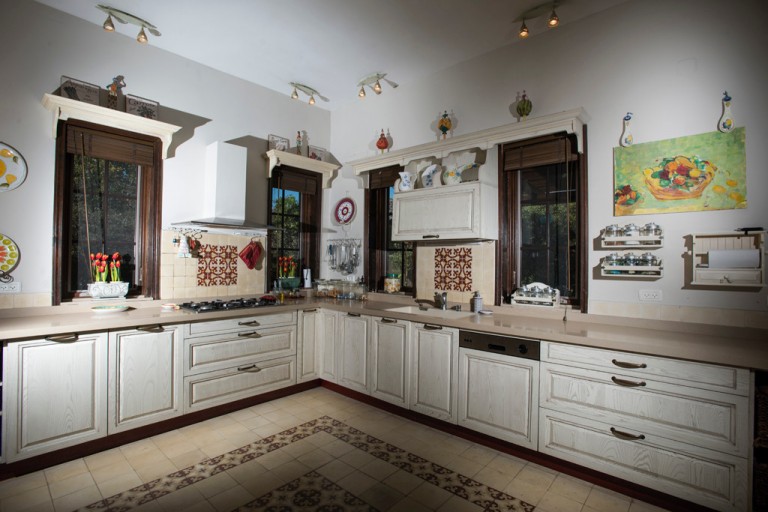 e5a044_ec944e5825bb457eabb3330c15d3c7f9