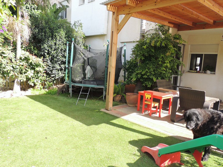 e5a044_6720b49a312b4576ad49481f616c0aa0