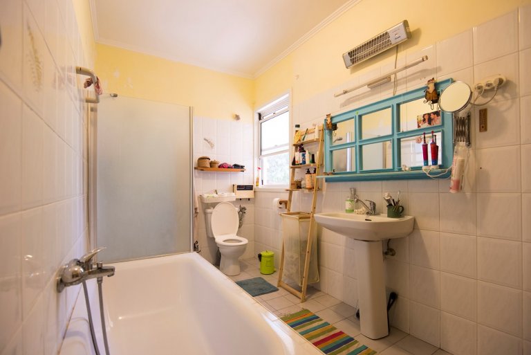 32a2b898-b0db-469e-9300-1d1008e35a79