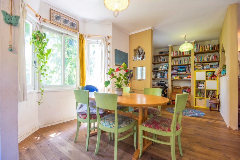 4aec8f9d-70d0-4896-aaf4-c66dd908abb5