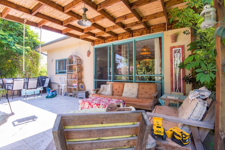 4fe6b8f7-9d76-43f3-8f6c-01c1c340e515