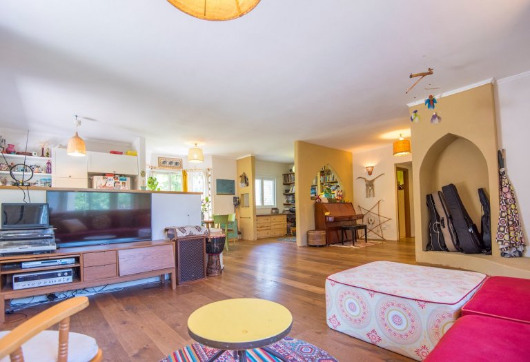 6a547d12-b90b-4468-94b2-d2da56af27e4