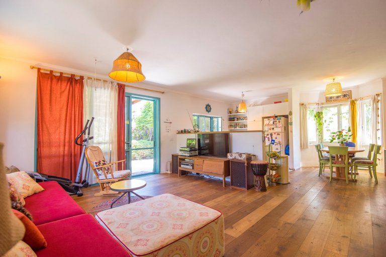 9ddcc8ef-dbb1-48da-b591-aaf6f6c05702