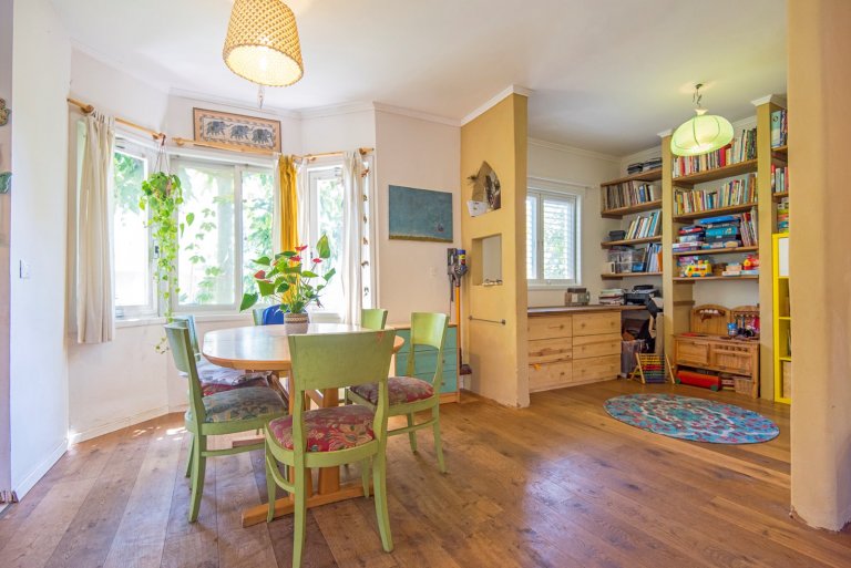 c4a2d90d-05ce-4103-8057-18d3197b8b3a