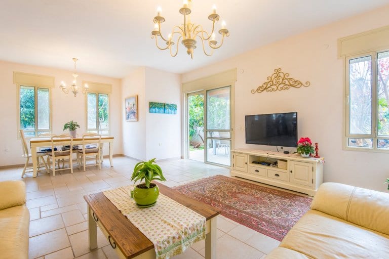 09f95bb1-6326-4902-a9ab-43bce21f71d6