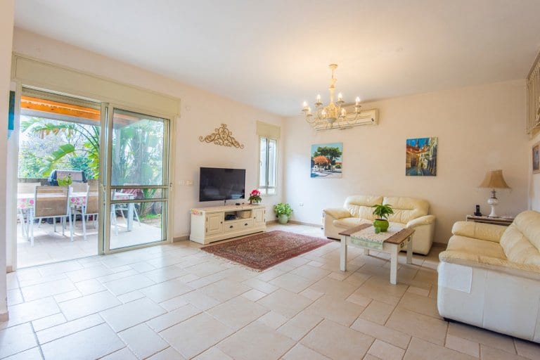 1832fd21-624f-42f8-a5c1-8de1f454afc9