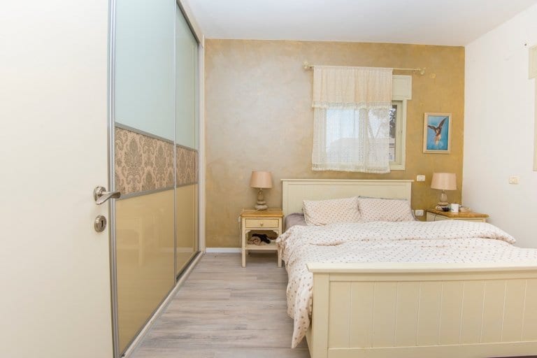 ad96e8a1-13b5-4ca0-9d77-4c02c5410995