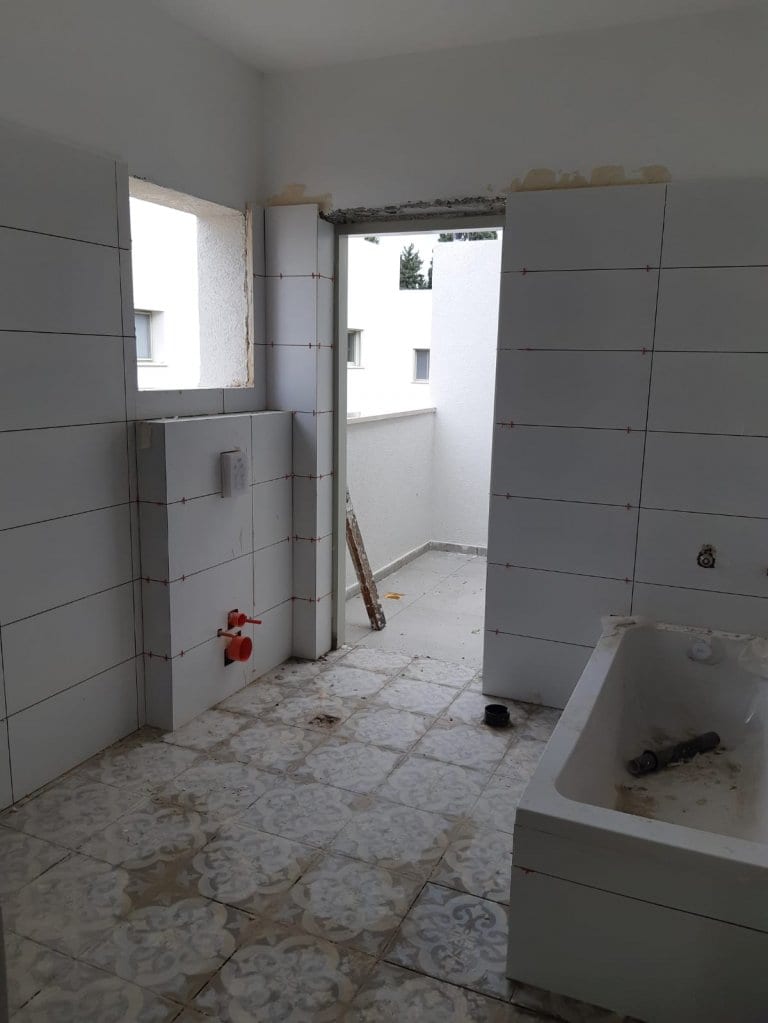 b916edf5-e557-4fbc-adb4-40d9d1e79501