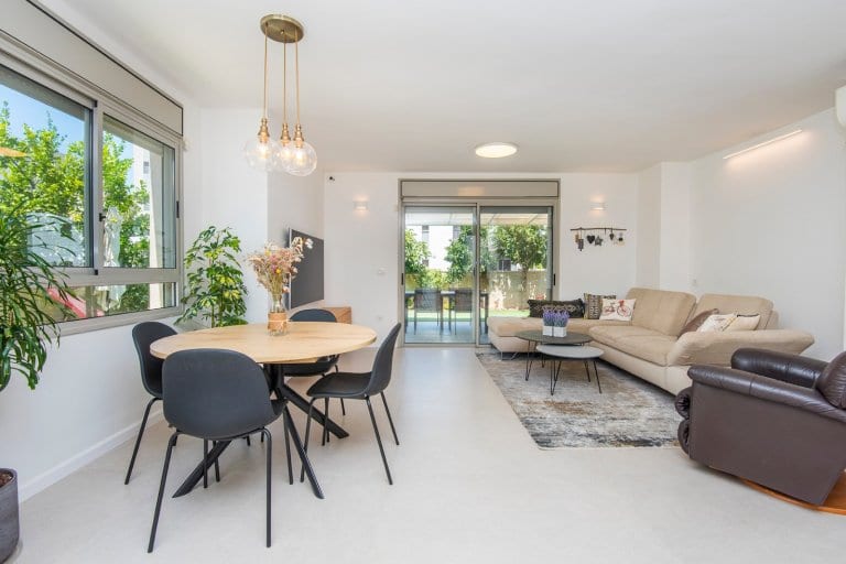 2ea99adc-9928-4a5b-902f-0f30ab48ee95