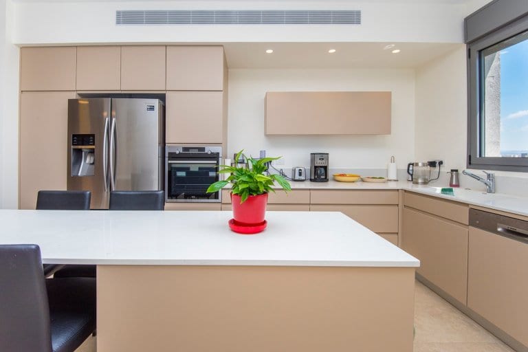 9ae65c3c-00c5-43a9-b3b2-6c73884a8f14