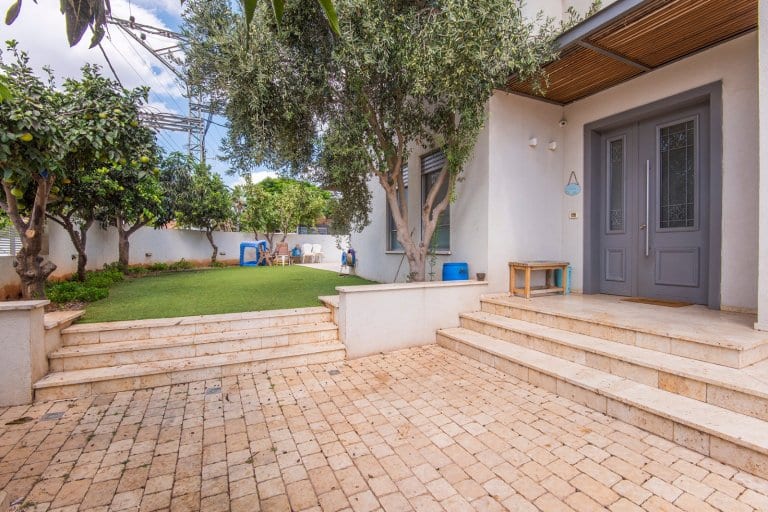 0436adf5-ad4c-4c77-a6fb-2cd324dc8bd0