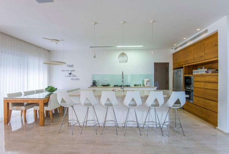 c0d0f8cc-3c5f-4730-878d-212117e92ee1