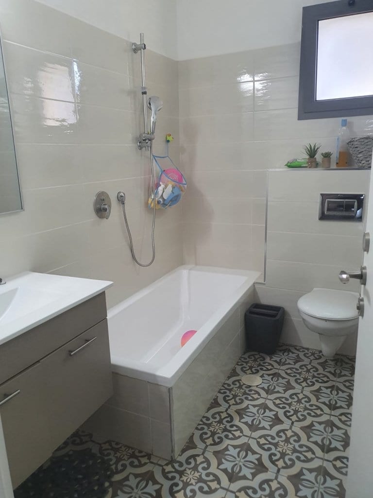 a3dfc43d-e6a0-405b-a2cf-fba9f20ab35e