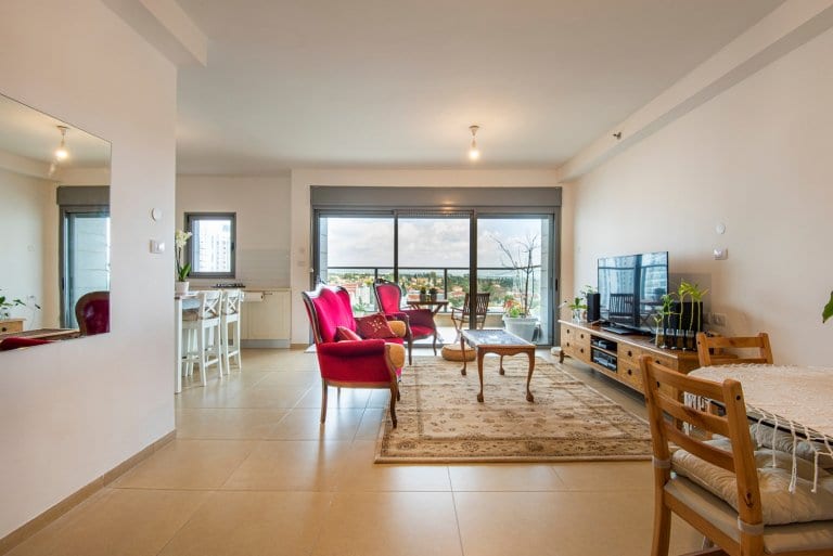 4e09bff6-1a19-43e4-8b4f-1f790aff2e60