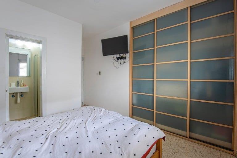 d24e9826-6360-4032-9d8e-6131e18668e8