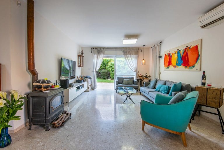 4ffad20a-4c40-49aa-9021-7d71157d7e2a