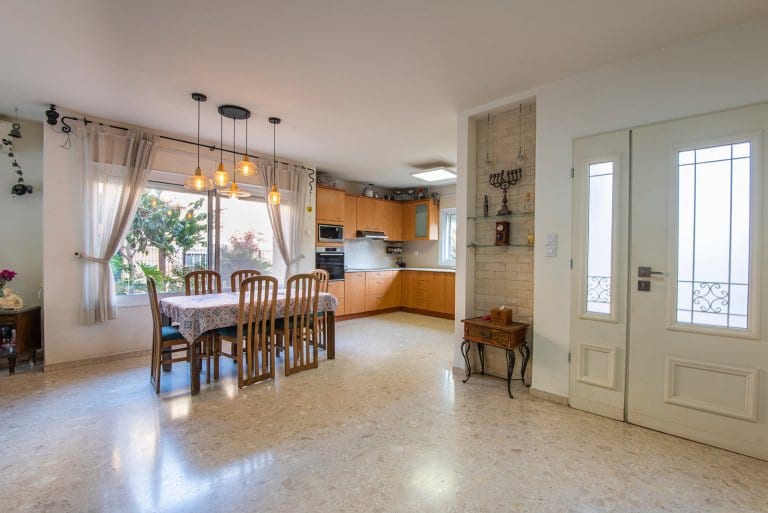 e5aeb11c-96df-4280-86d7-c4e06a130f17