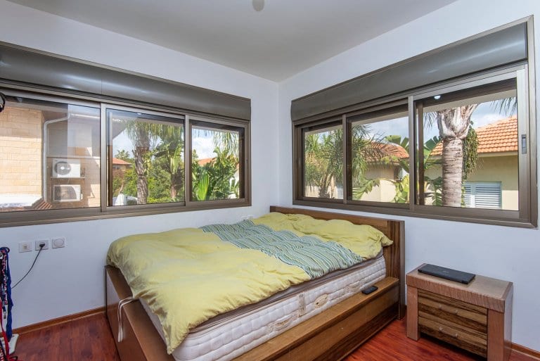 338e201f-8f14-4017-9a6b-e51371378530