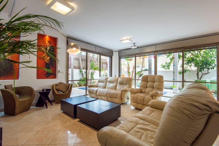 a5a78254-26ed-4e81-a5aa-b26aecd32dfe