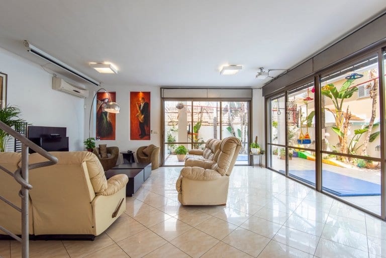 cacac698-e40d-4969-b9b9-54a8e5f04533