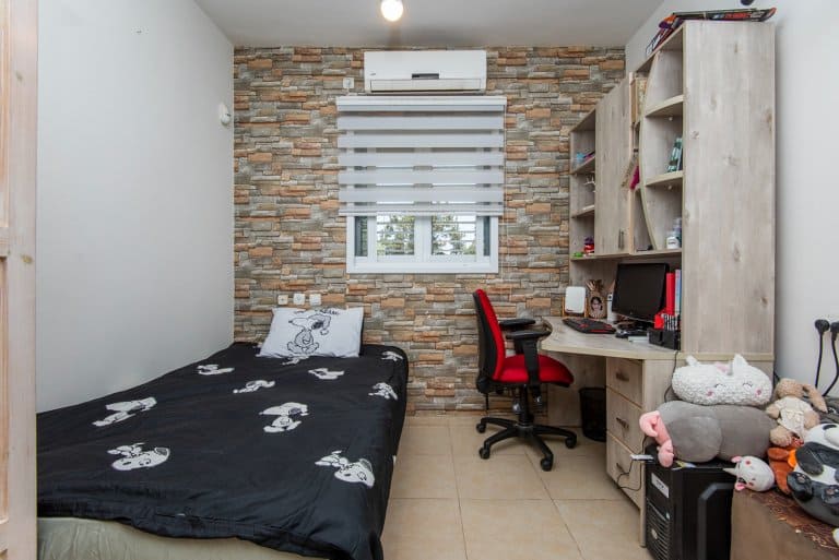 03a1395d-81b7-4042-9ab1-461e3feb61b2