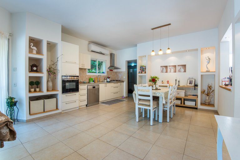 6a1bb51e-c401-450a-a27c-185d2a9be87e