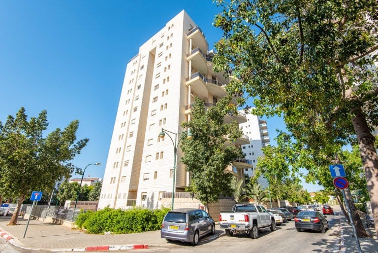 87cccdf3-1ea5-4e44-b7af-258e1b67c2f1