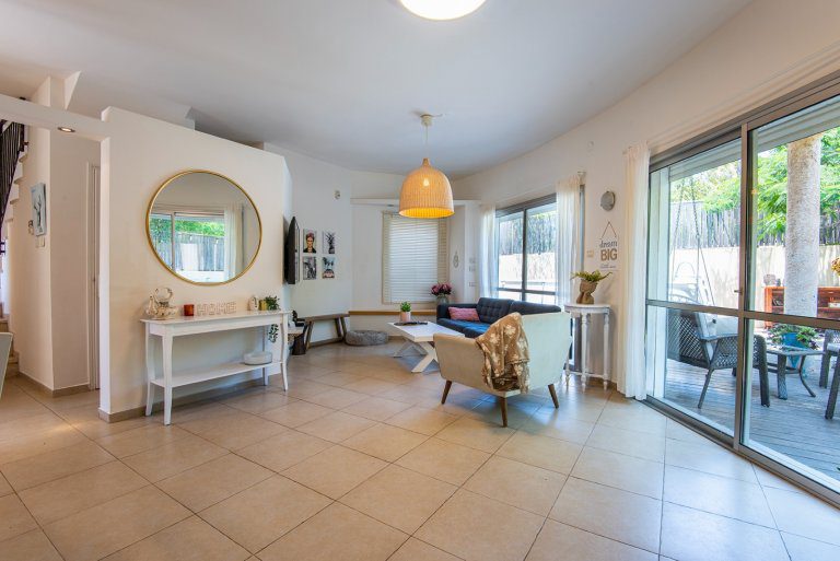 8963f520-71c5-4b60-9fd0-7678717654b4