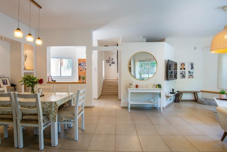 9e9dc1fc-90be-4ae9-b9f5-bc1d3636f3e5