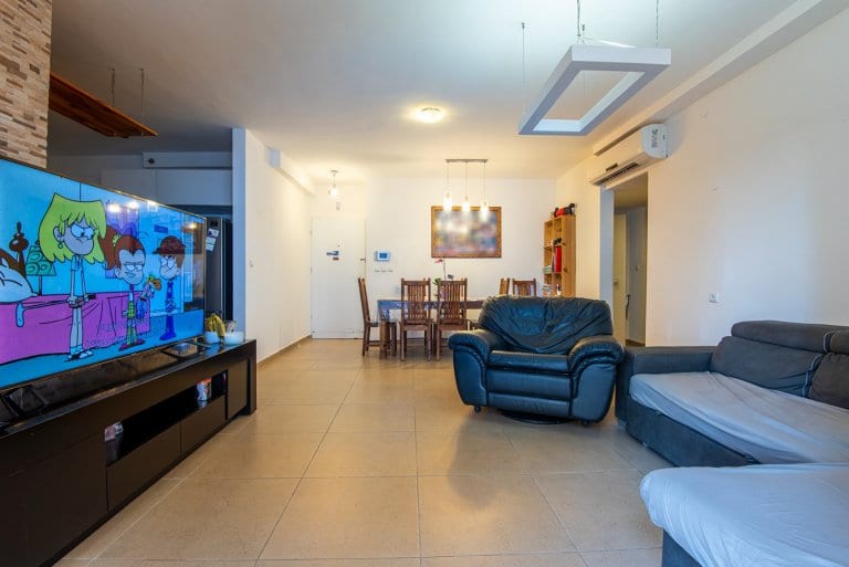 aed80de0-753c-4cf1-8f12-4379de99a6e8