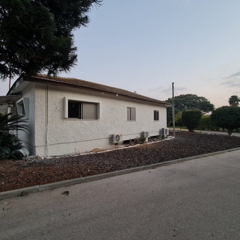 f94061f4-574f-435f-a212-58b6c748cdba