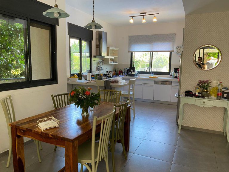 39dd00bb-61db-4df3-930d-3757173ad4eb