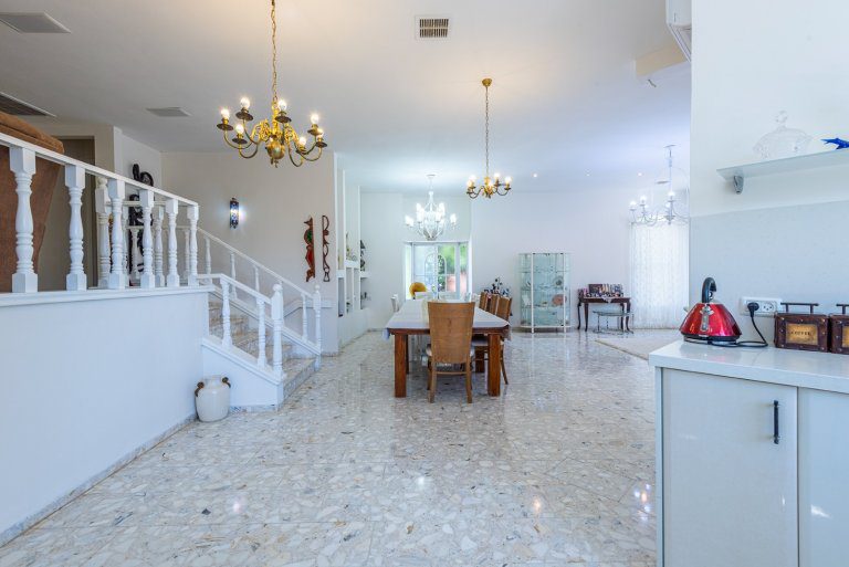 0fd4a3a9-675a-43f2-9ab4-48070df5953d