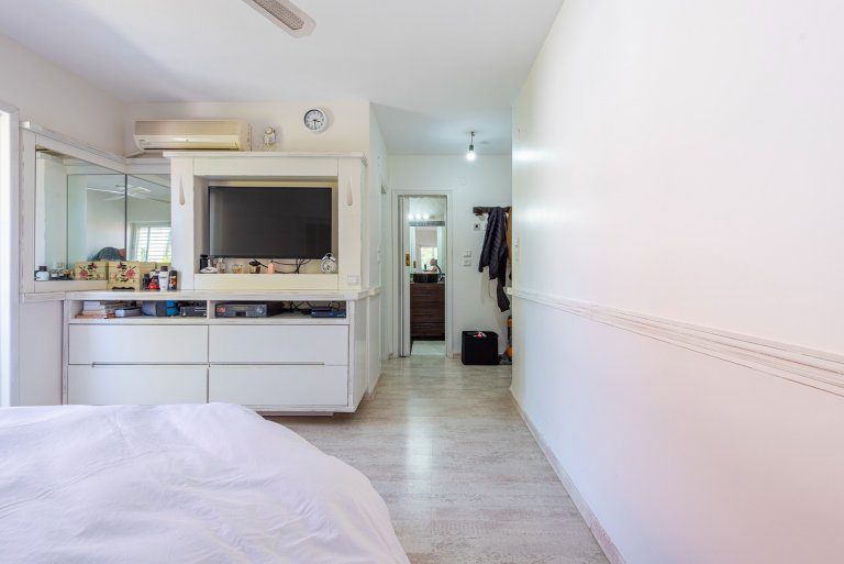 27b30139-14dd-4876-8061-43da54ec47e2