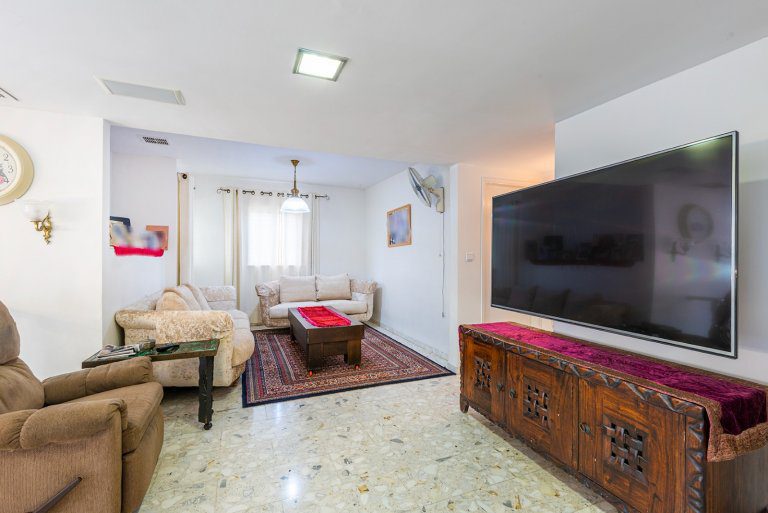 b6c95a8b-19d2-43a7-b573-0ec06dfd1222