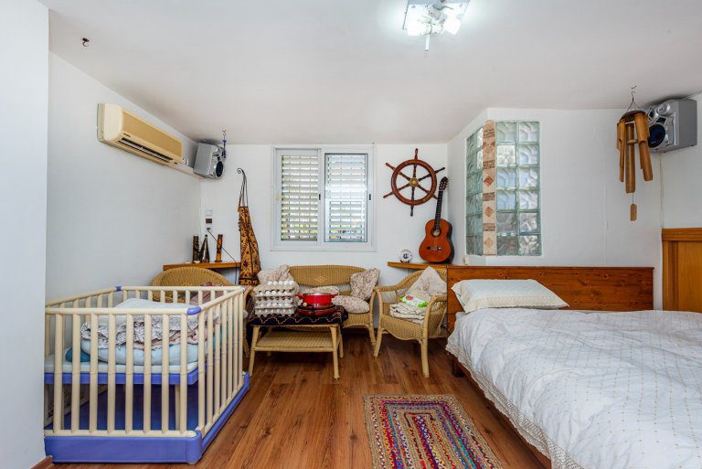 c4a6a882-2e61-41fd-bb92-258b36250f75